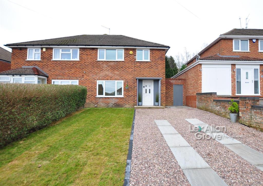 St. Johns Road, Halesowen 3 bed semidetached house £279,995