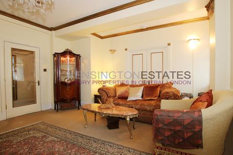 3 bedroom flat for sale, Kensington High Street, London W14
