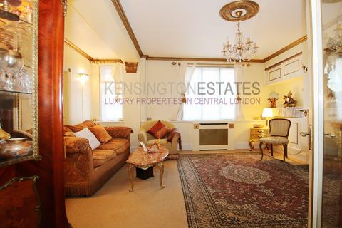 3 bedroom flat for sale, Kensington High Street, London W14