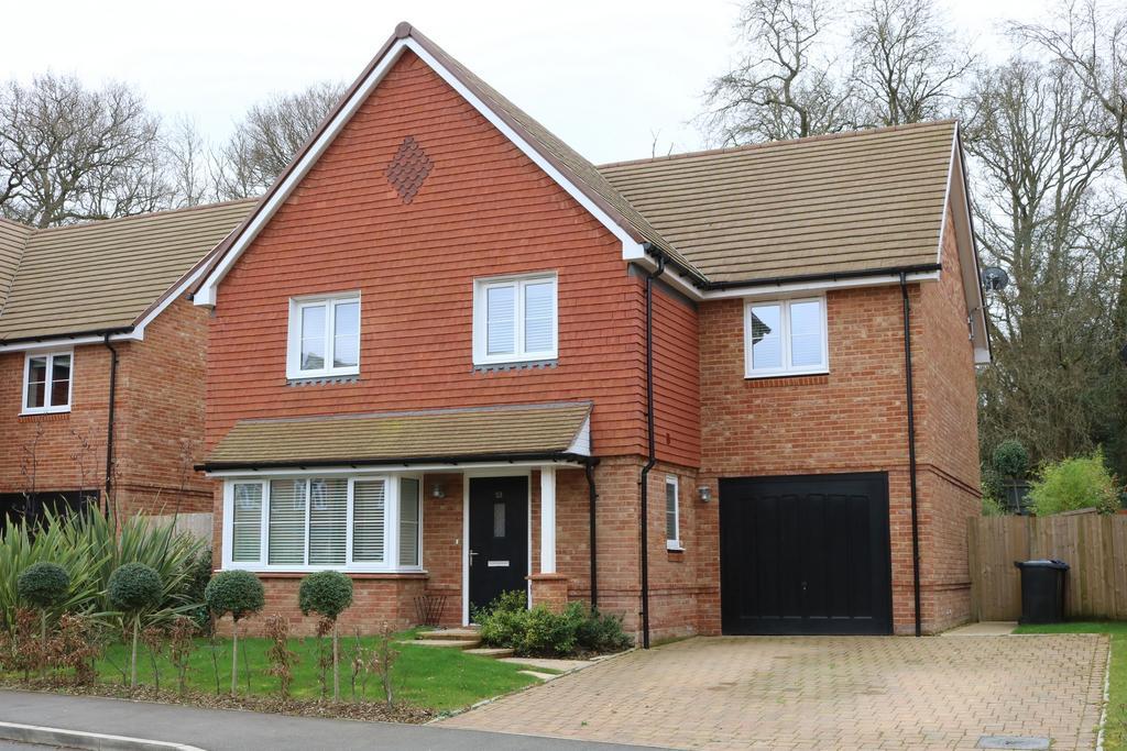 Gatesmead, Haywards Heath, RH16 4 bed house £775,000