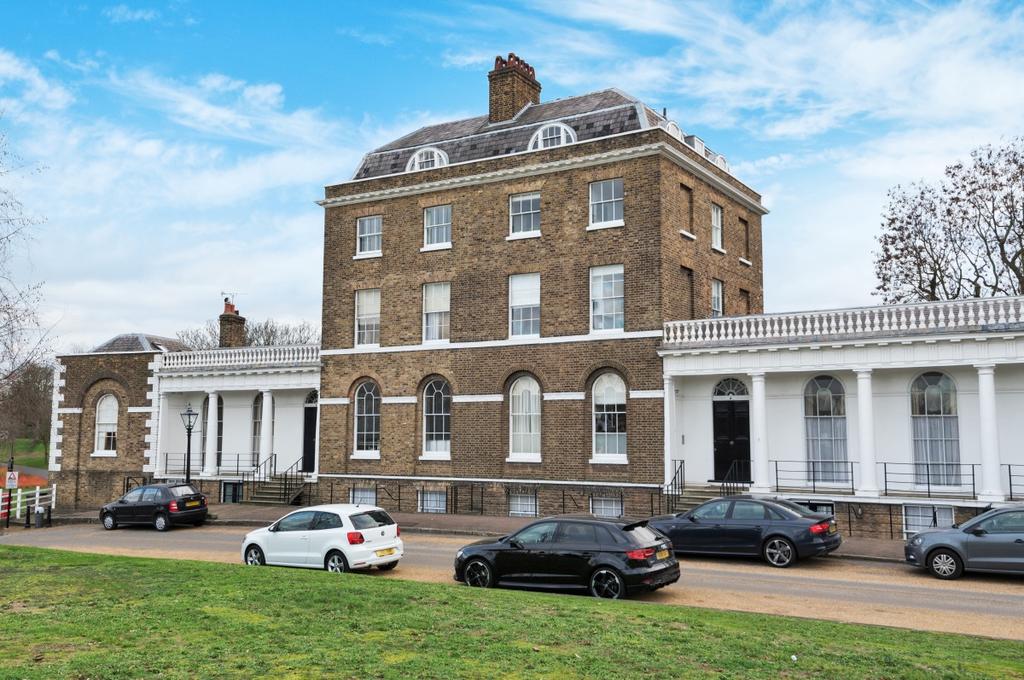 The Paragon Blackheath SE3 1 bed flat £1,675 pcm (£387 pw)