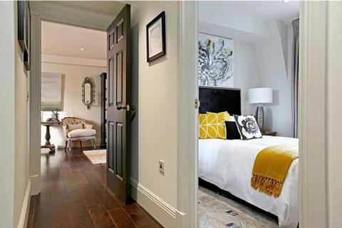 2 bedroom flat for sale, Chesterfield Gardens, London, W1J 5