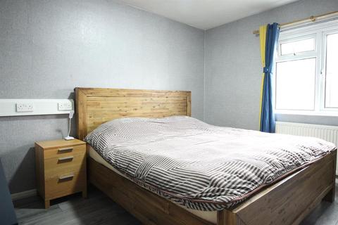 73 Bracondale Road, London, SE2 9EH
