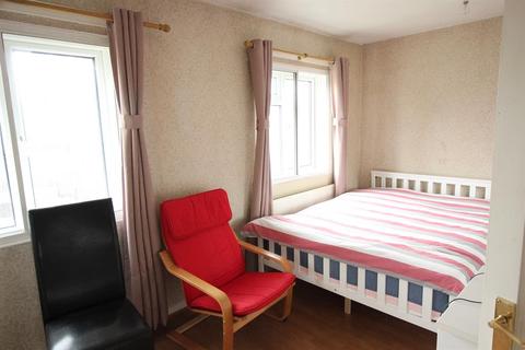 73 Bracondale Road, London, SE2 9EH