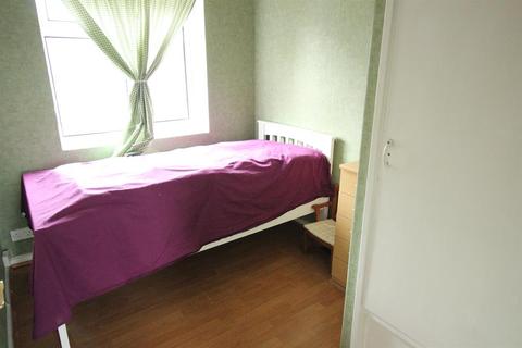 73 Bracondale Road, London, SE2 9EH