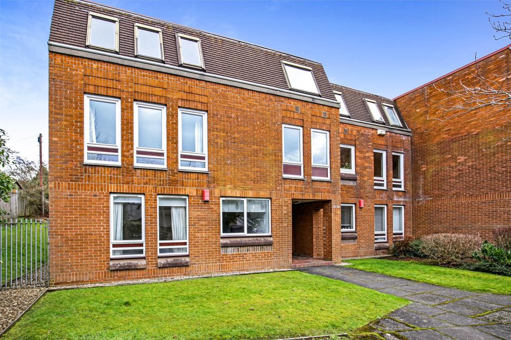 Clarence Gardens, Glasgow West End 2 bed flat £165,000