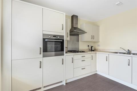 36 Beech Avenue, Bracklesham Bay, Chichester, PO20 8HU