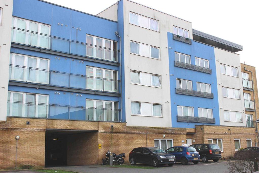 Tump House, Thamesmead West, SE28 0NS 1 bed apartment £975 pcm (£225 pw)