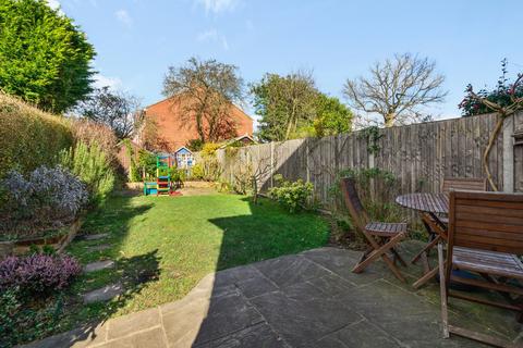 29 Abbey Road, Woking, GU21 4PQ