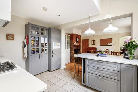 29 Abbey Road, Woking, GU21 4PQ