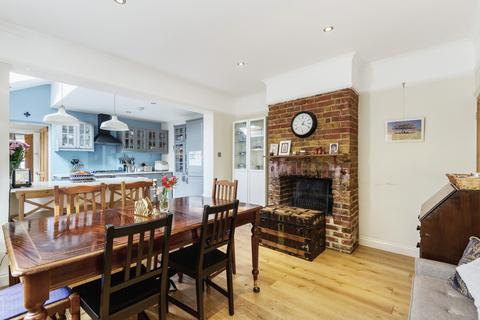 29 Abbey Road, Woking, GU21 4PQ