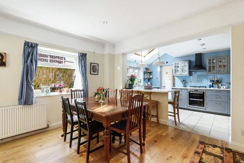 29 Abbey Road, Woking, GU21 4PQ