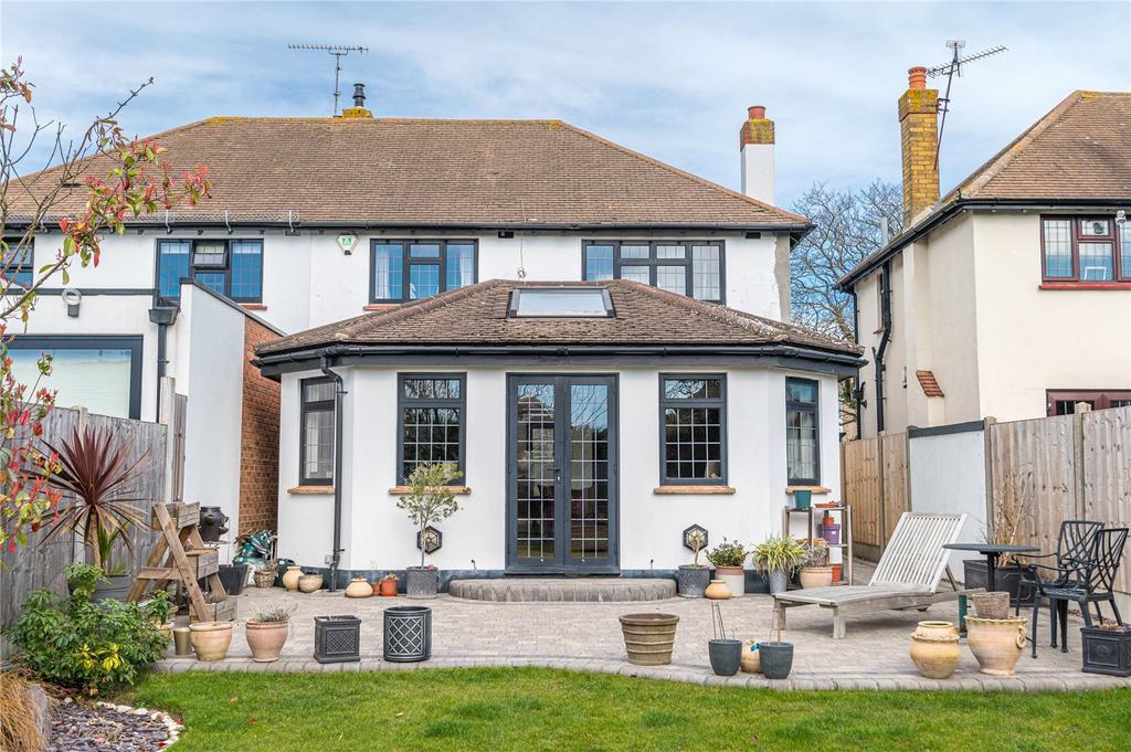 Shoebury Road, Thorpe Bay, SS1 3 bed semidetached house £600,000