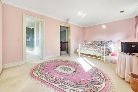 3 Houston Place, Esher, KT10 8JU