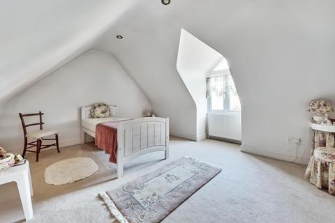 3 Houston Place, Esher, KT10 8JU