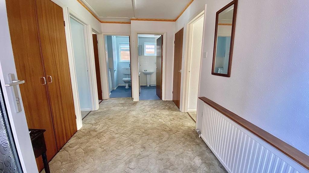 Quorn Road, Rushden 2 bed detached house £1,000 pcm (£231 pw)