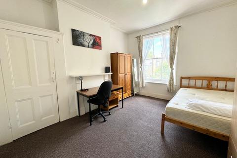 Flat share to rent, Langdon Park Road, Highgate