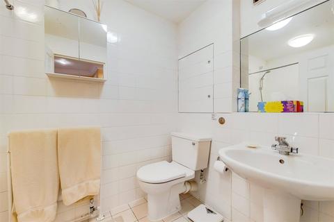 Flat 1, Charter House Crown Court, London, WC2B 5EX