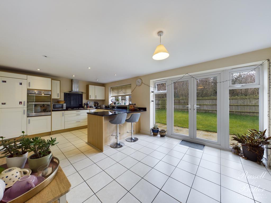 Lace Lane, Buckingham, MK18 7RD 5 bed detached house £1,795 pcm (£414 pw)