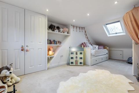 9 Walpole Road, Teddington, TW11 8PJ