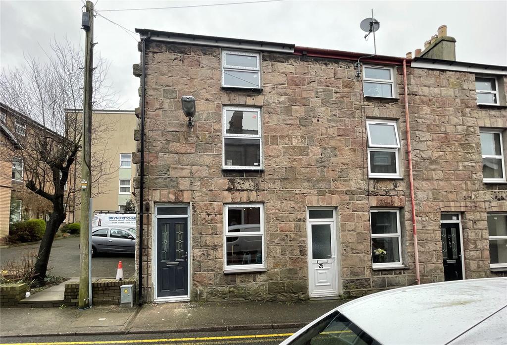 New Street, Caernarfon, Gwynedd, LL55 3 bed end of terrace house £135,000