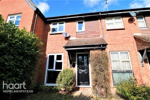 2 bedroom terraced house to rent, Oak Green, Abbots langley