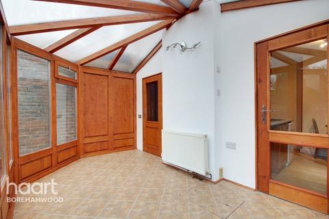 78 Ripon Way, Borehamwood, WD6 2JA