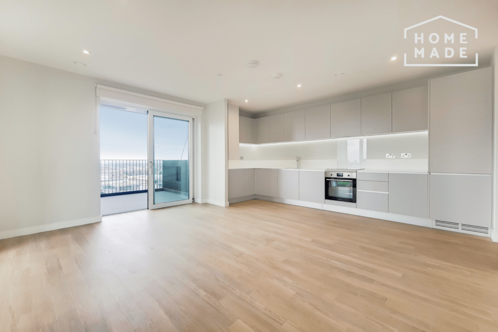 Windlass Apartments, Tottenham Hale, N17 3 bed flat £2,750 pcm (£635 pw)