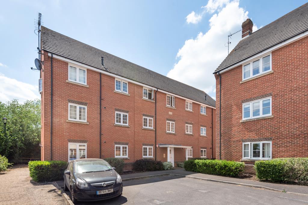 Wallingford, Oxfordshire, OX10 2 bed flat £240,000