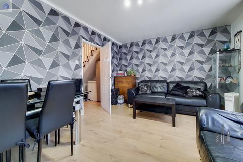 4 bedroom maisonette for sale, Massingham Street, London, E1