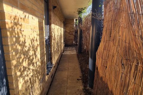 1 bedroom flat to rent, 967 Garratt Lane, Tooting SW17