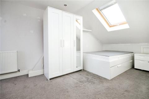 3 bedroom apartment to rent, Hamilton Road, London, SW19