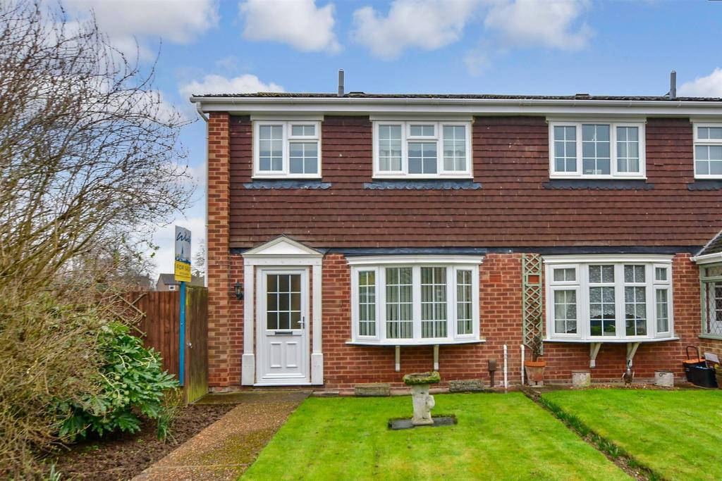 Scott Close, Ditton, Aylesford, Kent 3 bed semidetached house for sale