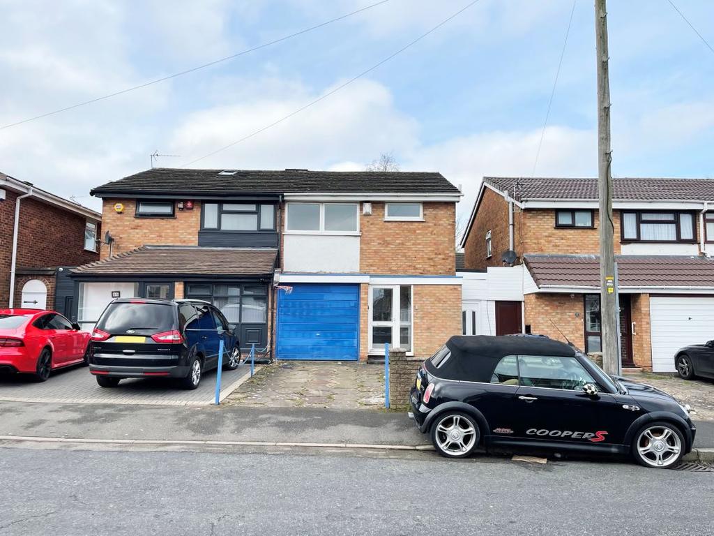 9 Lonsdale Close, Stechford... 3 bed semidetached house £165,000