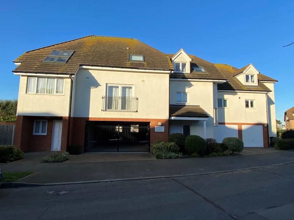 Station Road Whitstable CT5 2 bed apartment £950 pcm (£219 pw)