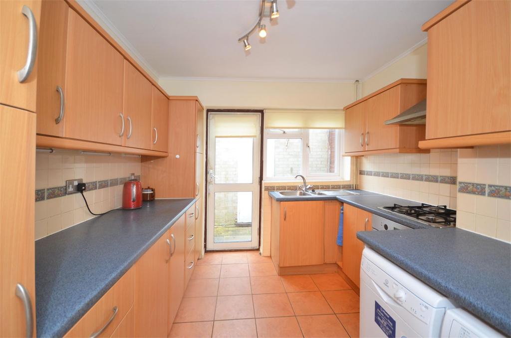 London Road, Raunds, Northamptonshire 3 bed detached bungalow £275,000