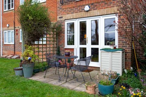 9 Tamesis Place, Caversham, Reading, RG4 8ET