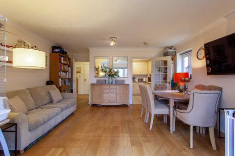 9 Tamesis Place, Caversham, Reading, RG4 8ET