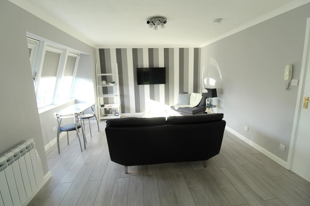 Lounge 2