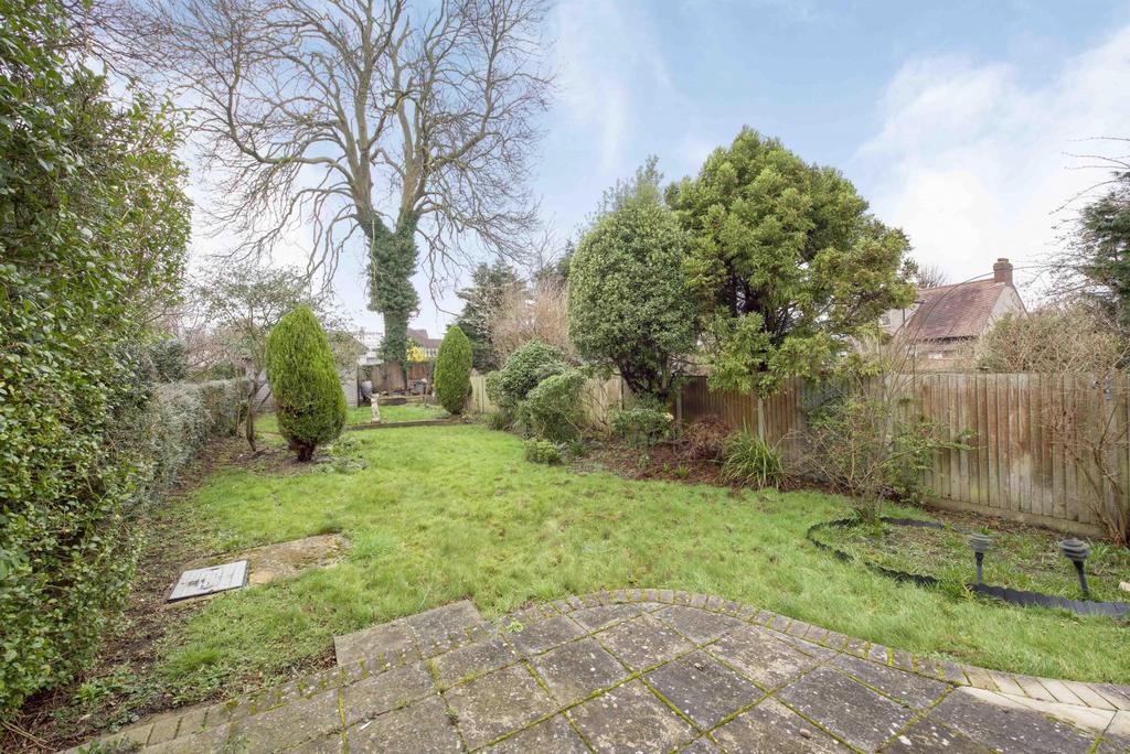 Selwyn Road, New Malden, KT3 3 bed semidetached house £985,000