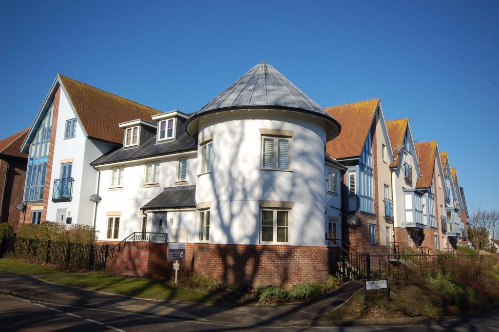 Lower Buckland Road, Lymington, Hampshire, SO419DH 2 bed apartment £