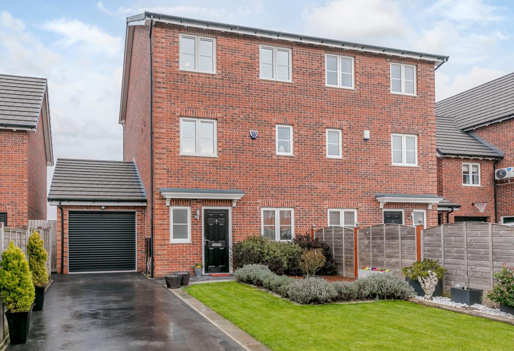 Riverside Way, Castleford, WF10 1BX 4 bed townhouse £324,995