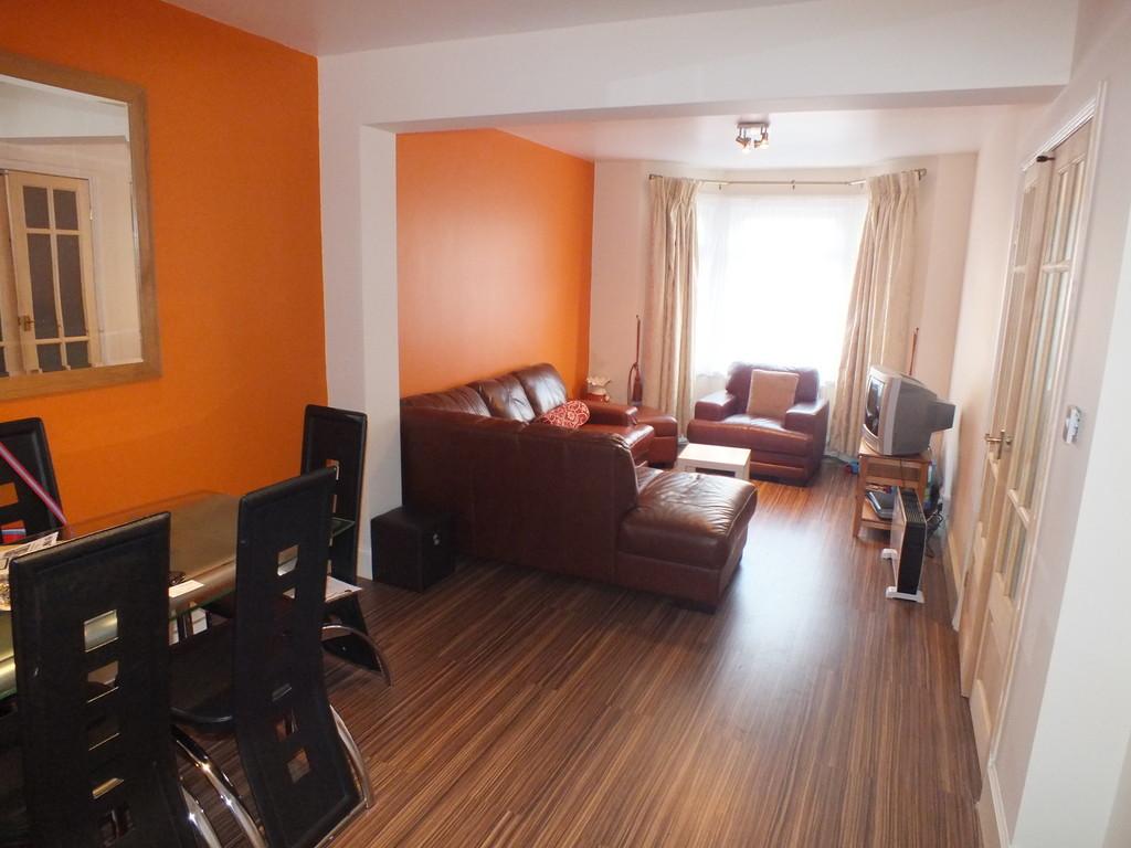 Kensington Road, Reading 3 bed terraced house £1,295 pcm (£299 pw)