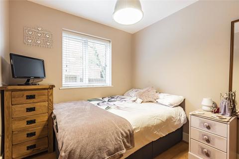 2 bedroom apartment to rent, Bassetsbury Lane, High Wycombe, Buckinghamshire, HP11