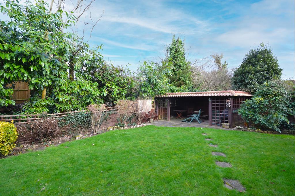 Oakridge Avenue, Radlett 3 bed detached bungalow £1,295,000