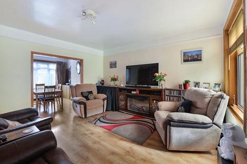 63 Douglas Road, Tonbridge, TN9 2TN