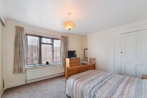 63 Douglas Road, Tonbridge, TN9 2TN