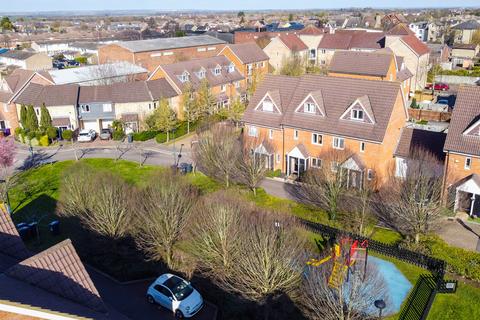 6 Charding Crescent, Royston, SG8 5HB