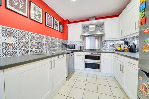 6 Charding Crescent, Royston, SG8 5HB