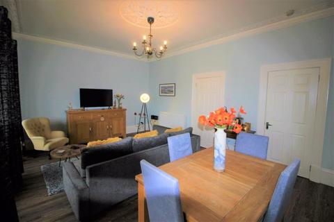 Flat 3, 15 Adrian Square, Westgate-on-sea, CT8 8SU